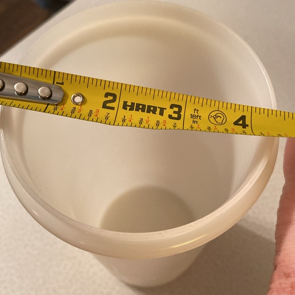 2Tupperware Canisters. - Picture 3 of 4